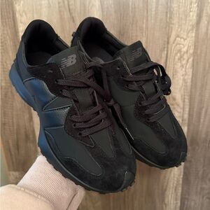 New Balance 327 Triple Black (brand new) Men’s 7/Women’s 9